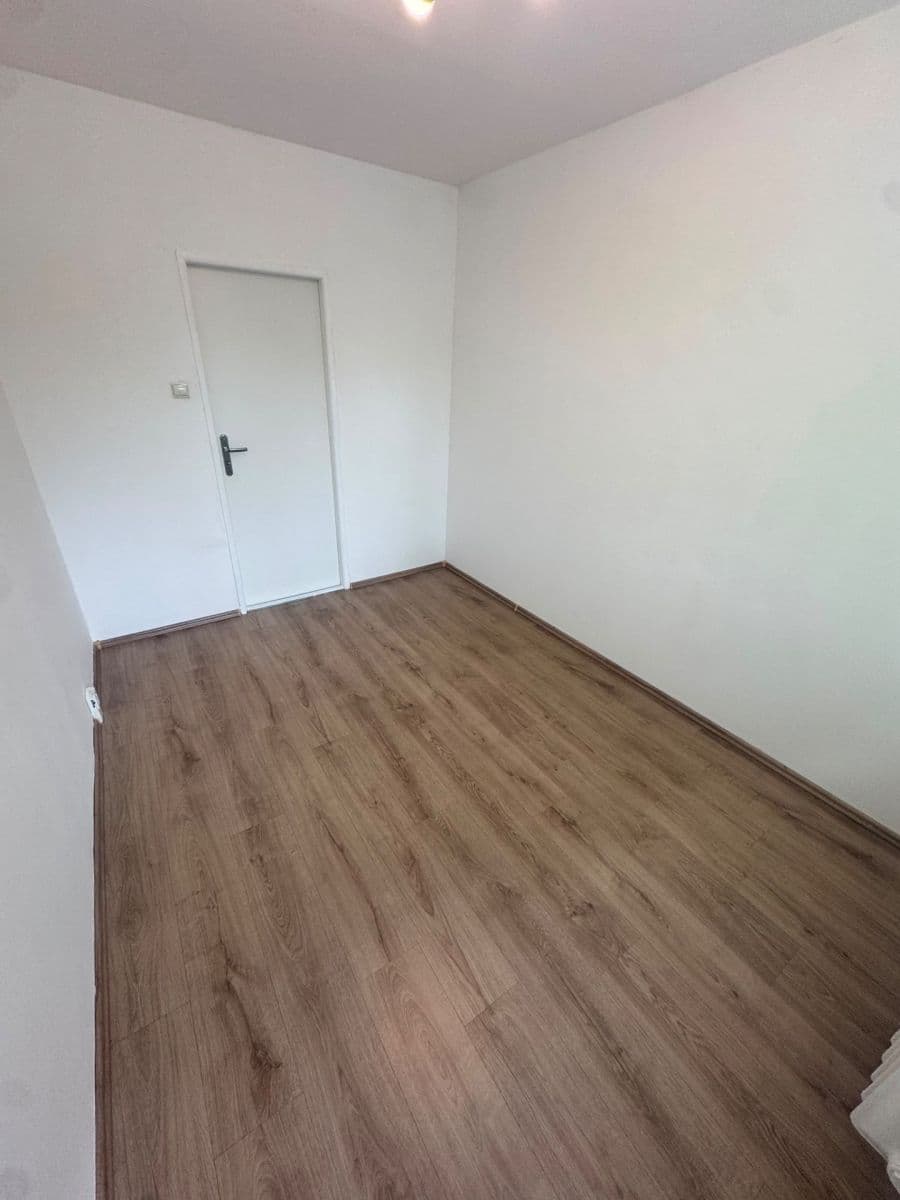 2 bedroom with open-plan kitchen flat to rent, 69 m², Trnovanská, Teplice, Ústecký Region 2 bedroom with open-plan kitchen flat to rent, 69 m², Trnovanská, Teplice, Ústecký Region
