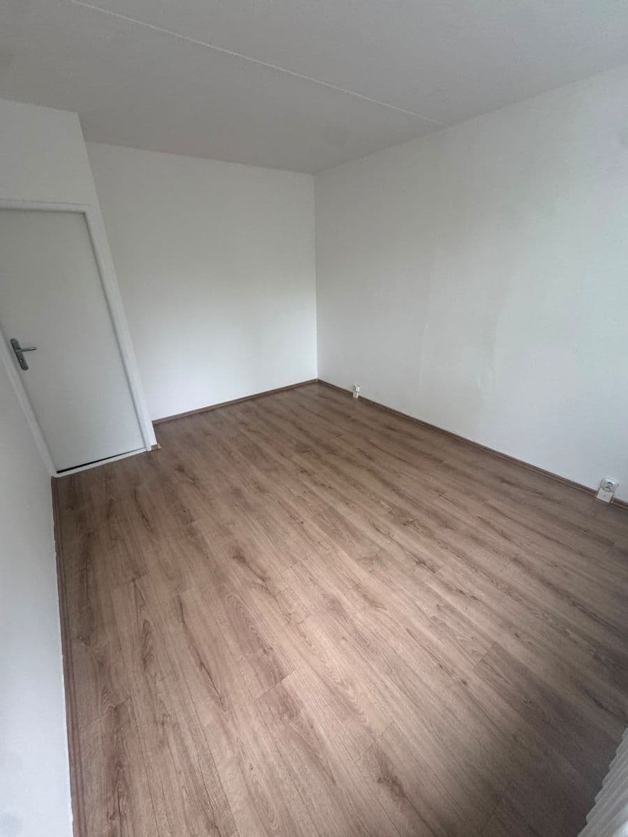 2 bedroom with open-plan kitchen flat to rent, 69 m², Trnovanská, Teplice, Ústecký Region 2 bedroom with open-plan kitchen flat to rent, 69 m², Trnovanská, Teplice, Ústecký Region
