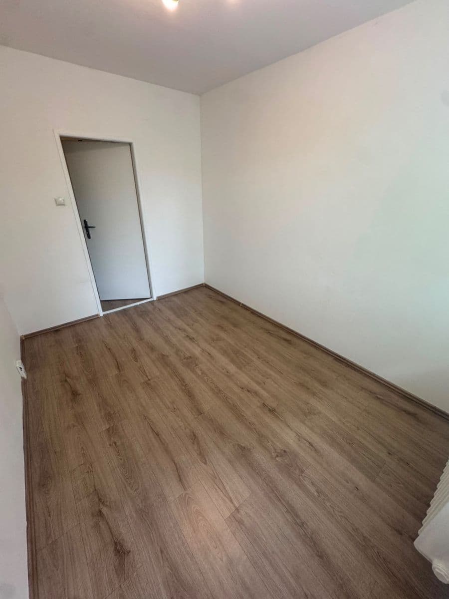 2 bedroom with open-plan kitchen flat to rent, 69 m², Trnovanská, Teplice, Ústecký Region 2 bedroom with open-plan kitchen flat to rent, 69 m², Trnovanská, Teplice, Ústecký Region