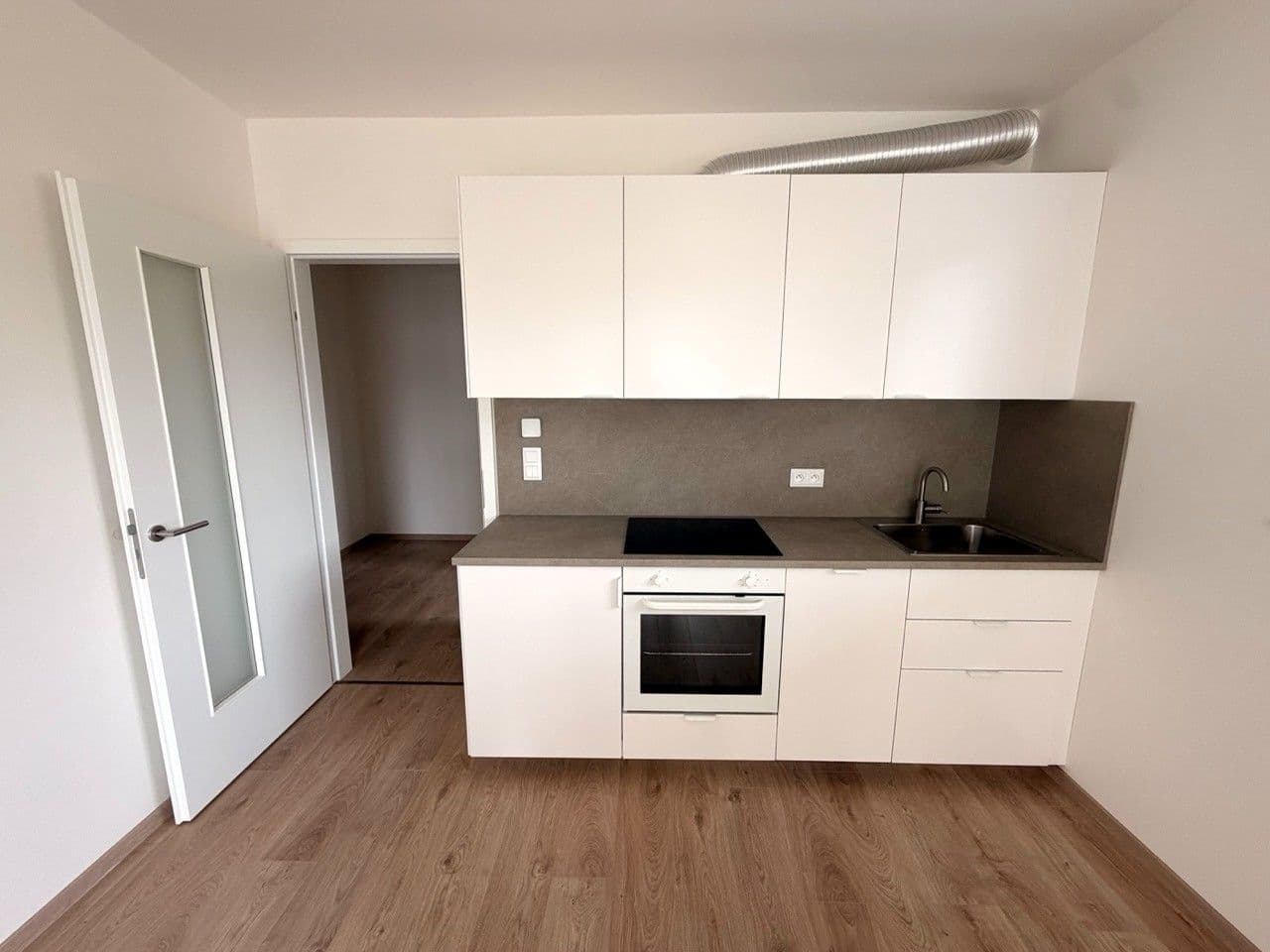 1 bedroom with open-plan kitchen flat to rent, 47 m², Haenkeho, Prague, Prague 1 bedroom with open-plan kitchen flat to rent, 47 m², Haenkeho, Prague, Prague