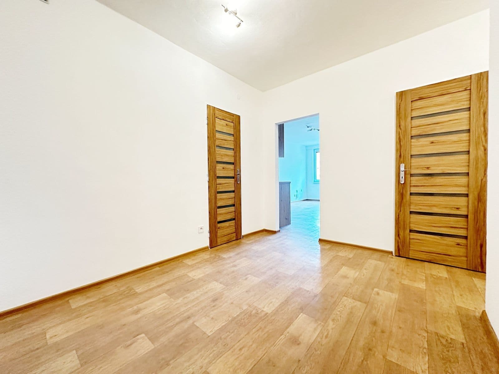 2 bedroom with open-plan kitchen flat to rent, 81 m², Čechovská, Příbram, Středočeský Region 2 bedroom with open-plan kitchen flat to rent, 81 m², Čechovská, Příbram, Středočeský Region