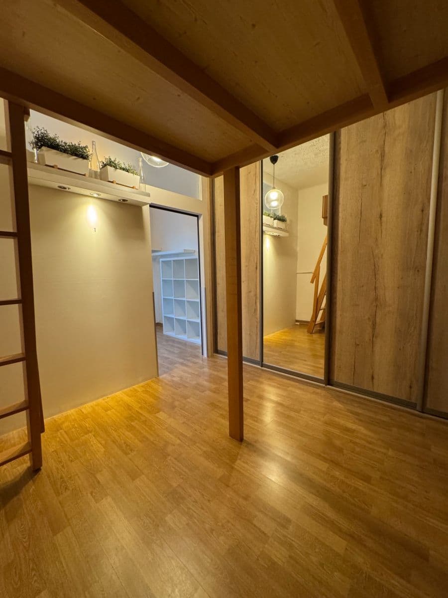 1 bedroom with open-plan kitchen flat to rent, 52 m², Kolbenova, Prague, Prague 1 bedroom with open-plan kitchen flat to rent, 52 m², Kolbenova, Prague, Prague