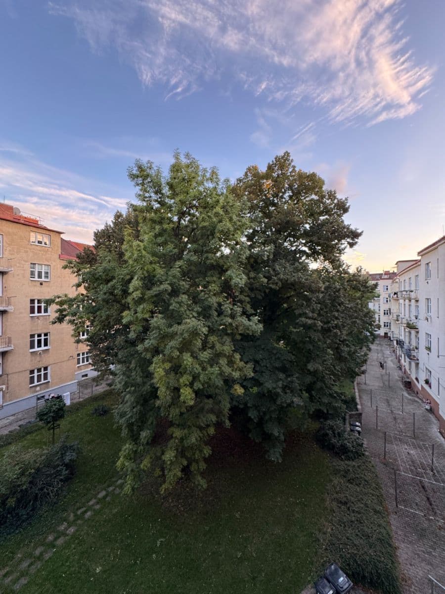 1 bedroom with open-plan kitchen flat to rent, 52 m², Kolbenova, Prague, Prague 1 bedroom with open-plan kitchen flat to rent, 52 m², Kolbenova, Prague, Prague