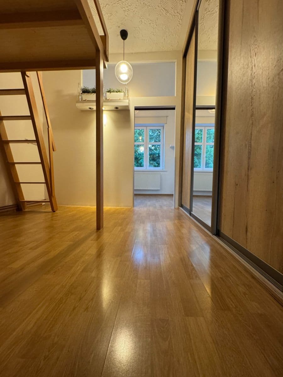 1 bedroom with open-plan kitchen flat to rent, 52 m², Kolbenova, Prague, Prague 1 bedroom with open-plan kitchen flat to rent, 52 m², Kolbenova, Prague, Prague