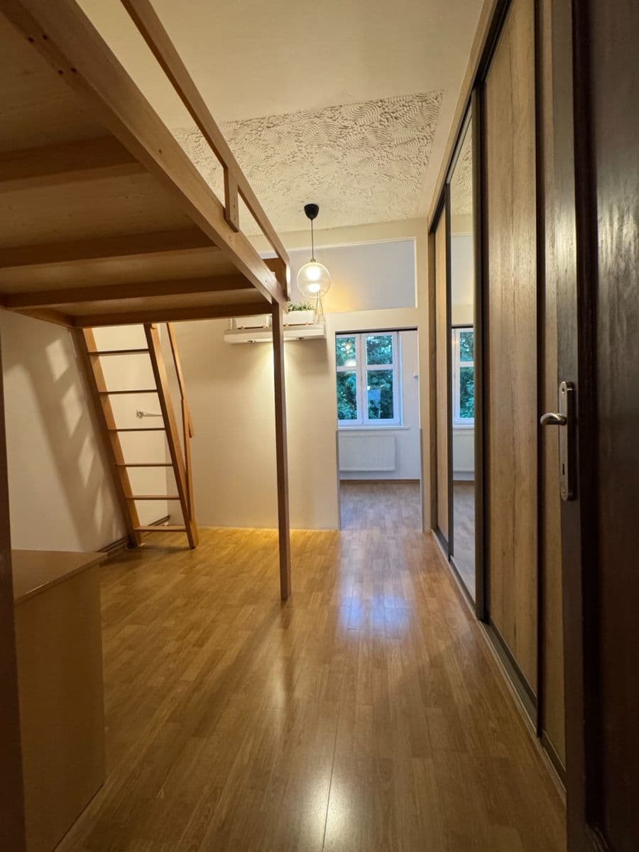 1 bedroom with open-plan kitchen flat to rent, 52 m², Kolbenova, Prague, Prague 1 bedroom with open-plan kitchen flat to rent, 52 m², Kolbenova, Prague, Prague
