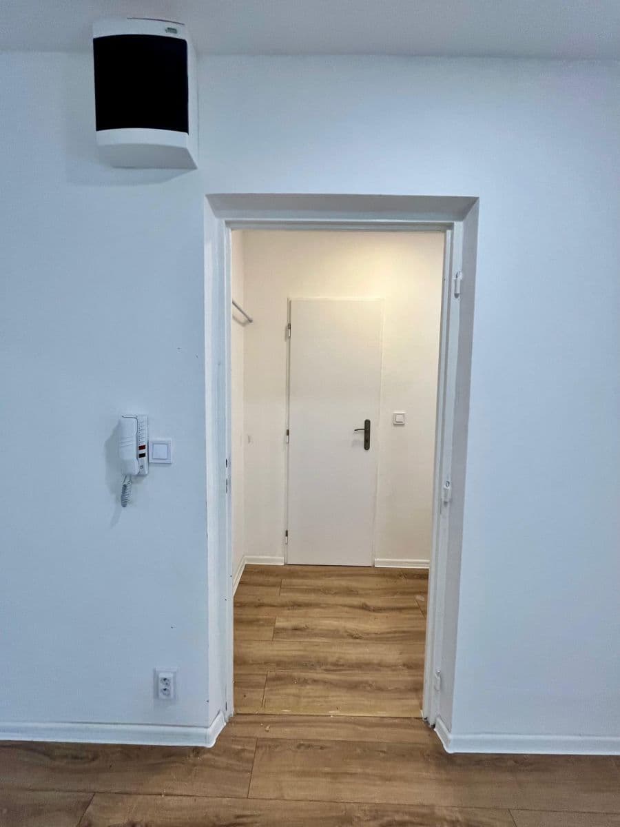 2 bedroom with open-plan kitchen flat to rent, 72 m², Javorová, Most, Ústecký Region 2 bedroom with open-plan kitchen flat to rent, 72 m², Javorová, Most, Ústecký Region