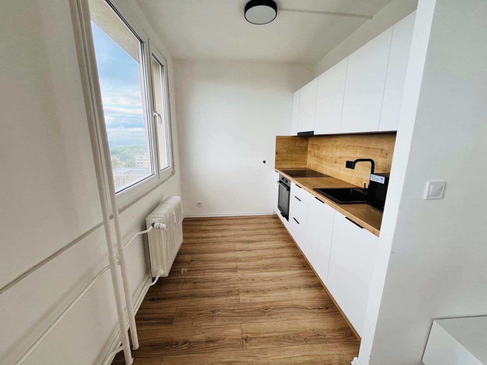 2 bedroom with open-plan kitchen flat to rent, 72 m², Javorová, Most, Ústecký Region 2 bedroom with open-plan kitchen flat to rent, 72 m², Javorová, Most, Ústecký Region