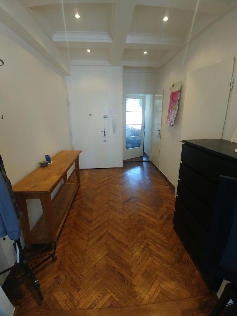 1 bedroom with open-plan kitchen flat to rent, 55 m², U Santošky, Prague, Prague 1 bedroom with open-plan kitchen flat to rent, 55 m², U Santošky, Prague, Prague
