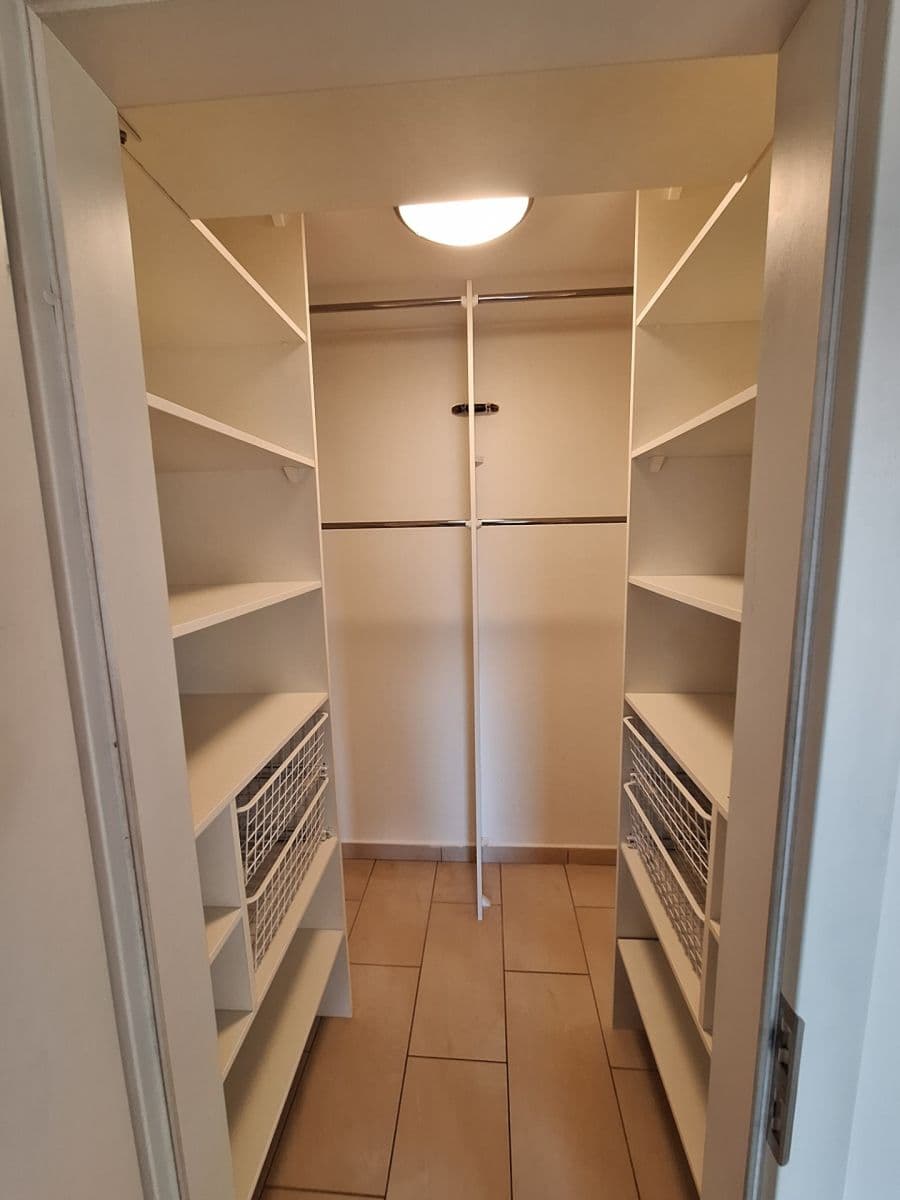2 bedroom with open-plan kitchen flat to rent, 120 m², Benická, Prague, Prague 2 bedroom with open-plan kitchen flat to rent, 120 m², Benická, Prague, Prague