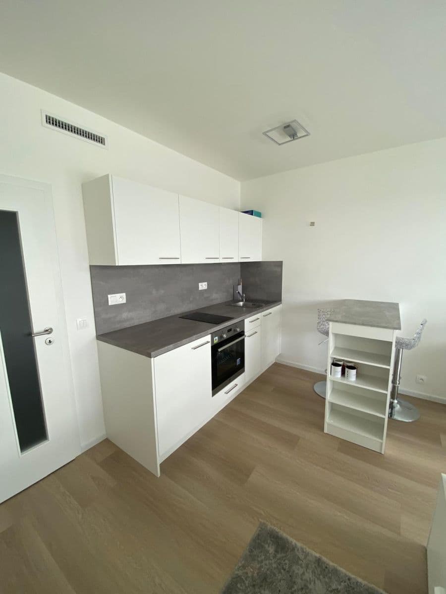 Studio flat to rent, 30 m², Kolbenova, Prague, Prague Studio flat to rent, 30 m², Kolbenova, Prague, Prague