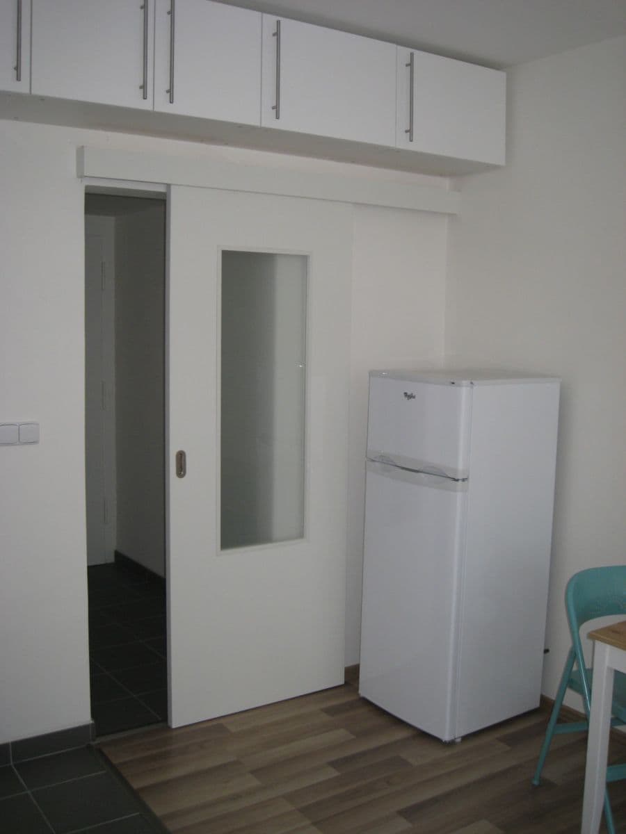Small studio flat to rent, 25 m², U Parního mlýna, Prague, Prague Small studio flat to rent, 25 m², U Parního mlýna, Prague, Prague