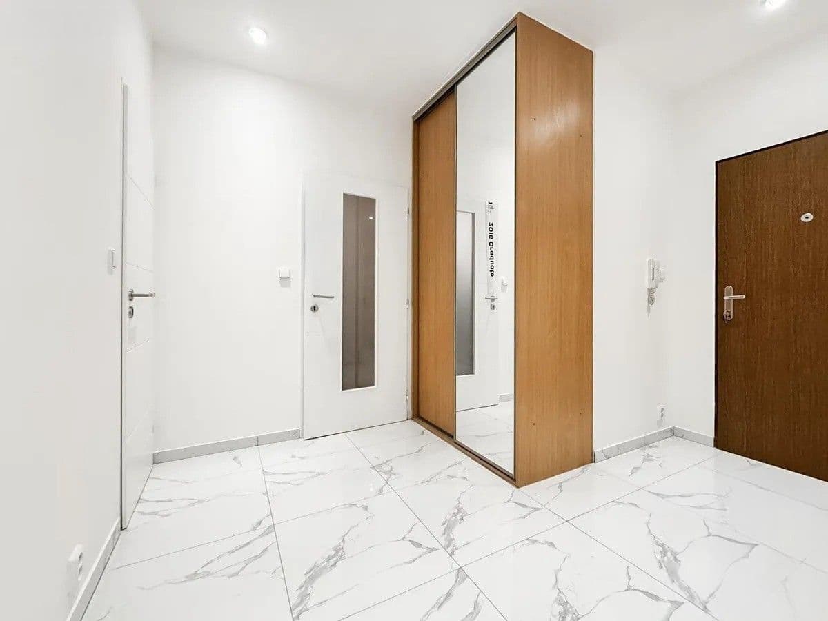 1 bedroom with open-plan kitchen flat to rent, 68 m², Peckova, Prague, Prague 1 bedroom with open-plan kitchen flat to rent, 68 m², Peckova, Prague, Prague