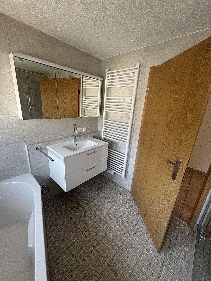 1 bedroom with open-plan kitchen flat to rent, 68 m², Bad Urach, Baden-Württemberg 1 bedroom with open-plan kitchen flat to rent, 68 m², Bad Urach, Baden-Württemberg
