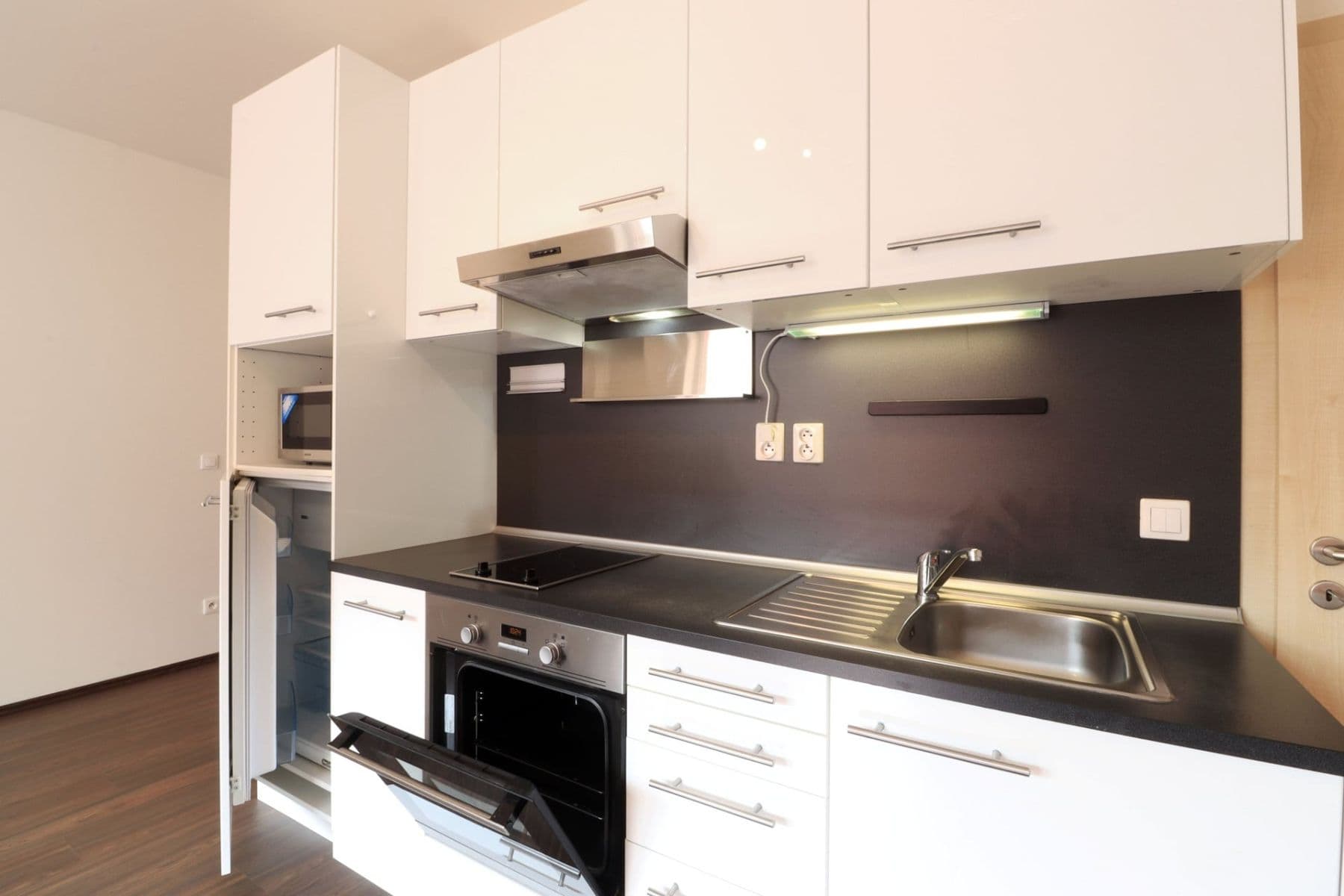 Studio flat to rent, 37 m², Farkašova, Prague, Prague Studio flat to rent, 37 m², Farkašova, Prague, Prague