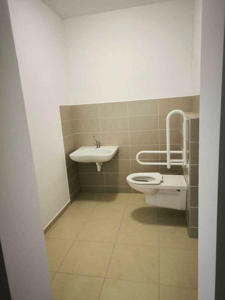 non-residential property to rent, 210 m², Bílanská, Kroměříž, Zlínský Region non-residential property to rent, 210 m², Bílanská, Kroměříž, Zlínský Region