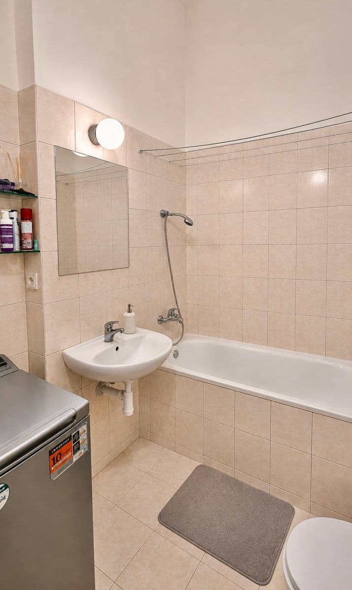 Studio flat to rent, 36 m², Vinohradská, Prague, Prague Studio flat to rent, 36 m², Vinohradská, Prague, Prague