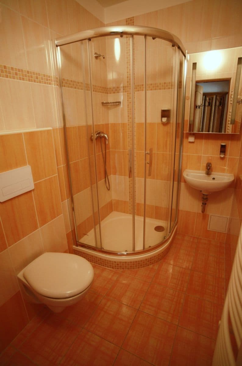 house to rent, 230 m², Sadová, Karlovy Vary, Karlovarský Region house to rent, 230 m², Sadová, Karlovy Vary, Karlovarský Region