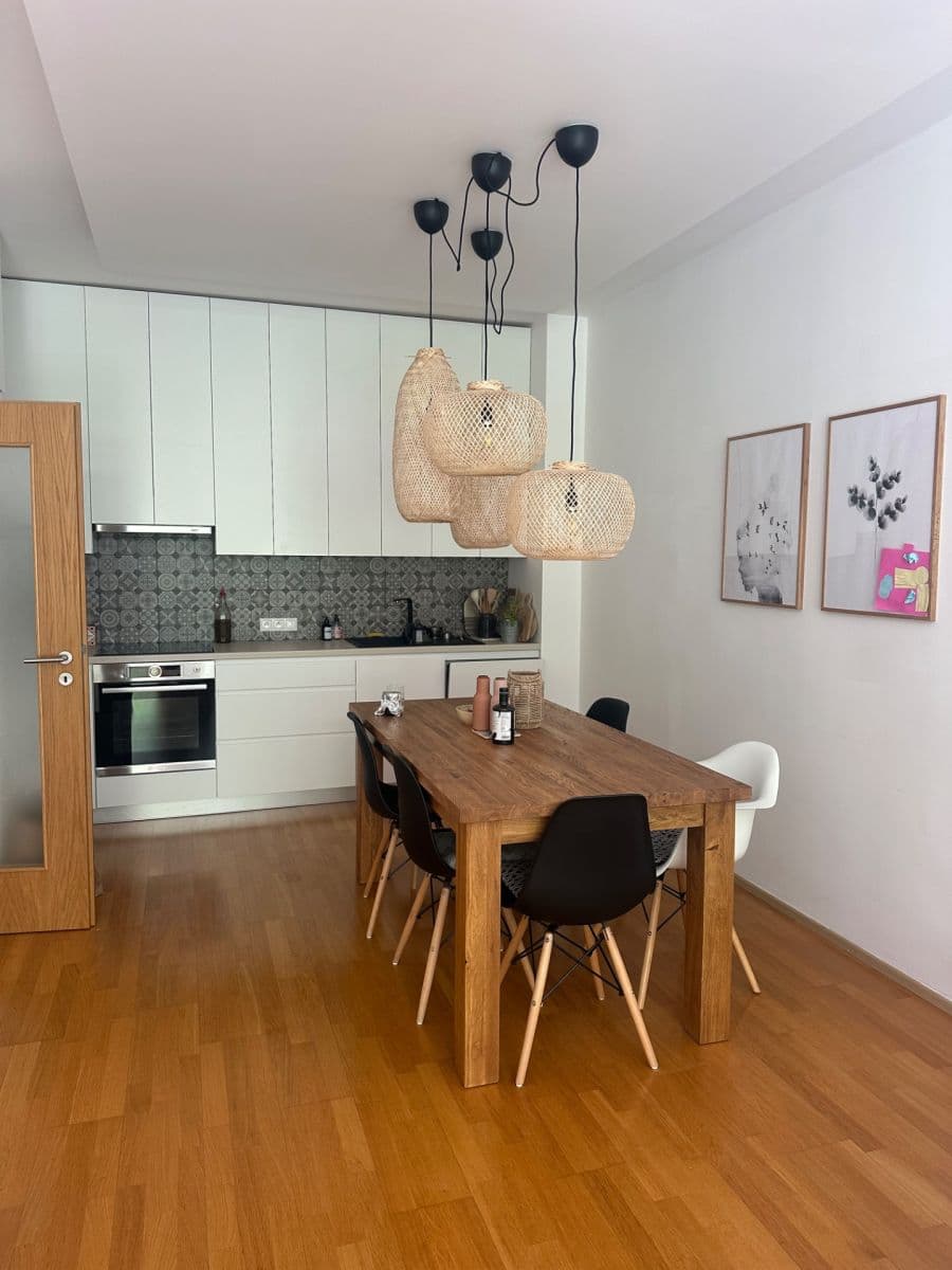 3 bedroom with open-plan kitchen flat to rent, 124 m², Pod Dvorem, Prague, Prague 3 bedroom with open-plan kitchen flat to rent, 124 m², Pod Dvorem, Prague, Prague