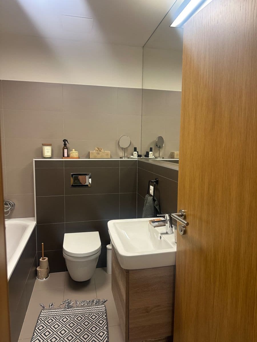 3 bedroom with open-plan kitchen flat to rent, 124 m², Pod Dvorem, Prague, Prague 3 bedroom with open-plan kitchen flat to rent, 124 m², Pod Dvorem, Prague, Prague