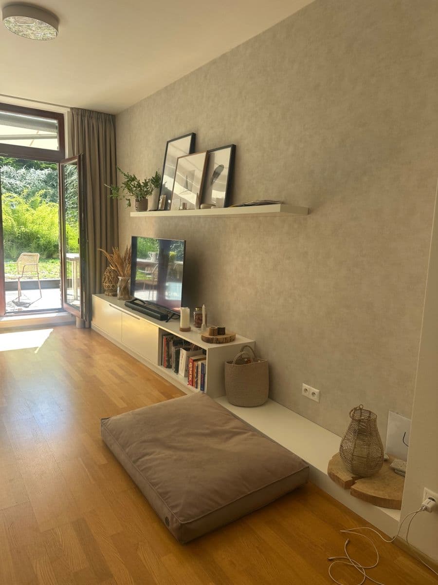 3 bedroom with open-plan kitchen flat to rent, 124 m², Pod Dvorem, Prague, Prague 3 bedroom with open-plan kitchen flat to rent, 124 m², Pod Dvorem, Prague, Prague