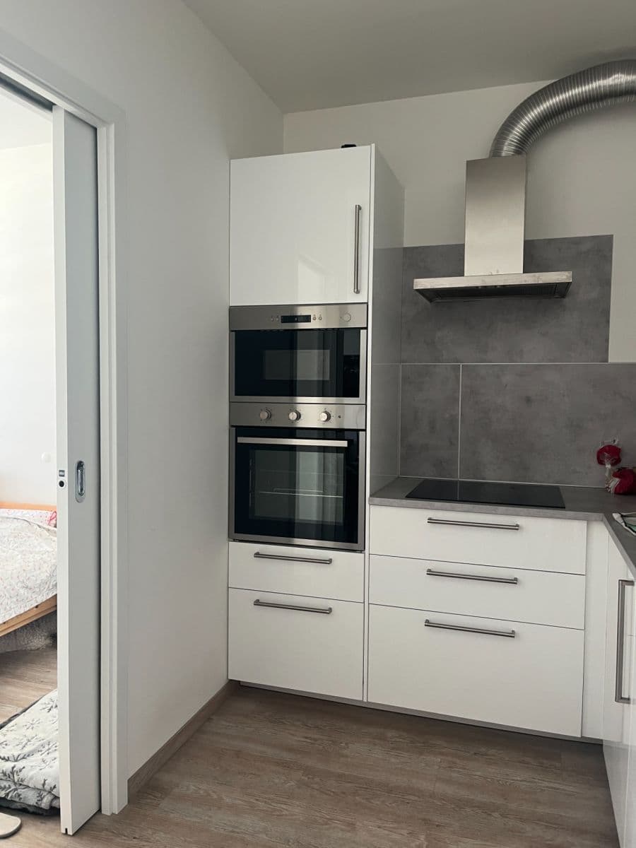 1 bedroom with open-plan kitchen flat to rent, 39 m², Hybešova, Brno, Jihomoravský Region 1 bedroom with open-plan kitchen flat to rent, 39 m², Hybešova, Brno, Jihomoravský Region