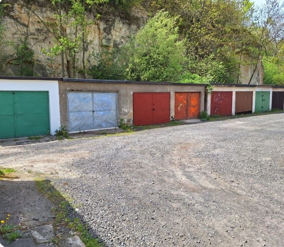 garage to rent, 19 m², Pod Petřinami, Prague, Prague garage to rent, 19 m², Pod Petřinami, Prague, Prague