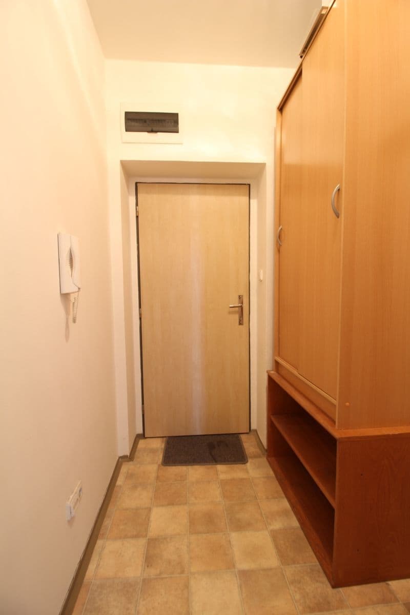 Studio flat to rent, 27 m², Za papírnou, Prague, Prague Studio flat to rent, 27 m², Za papírnou, Prague, Prague