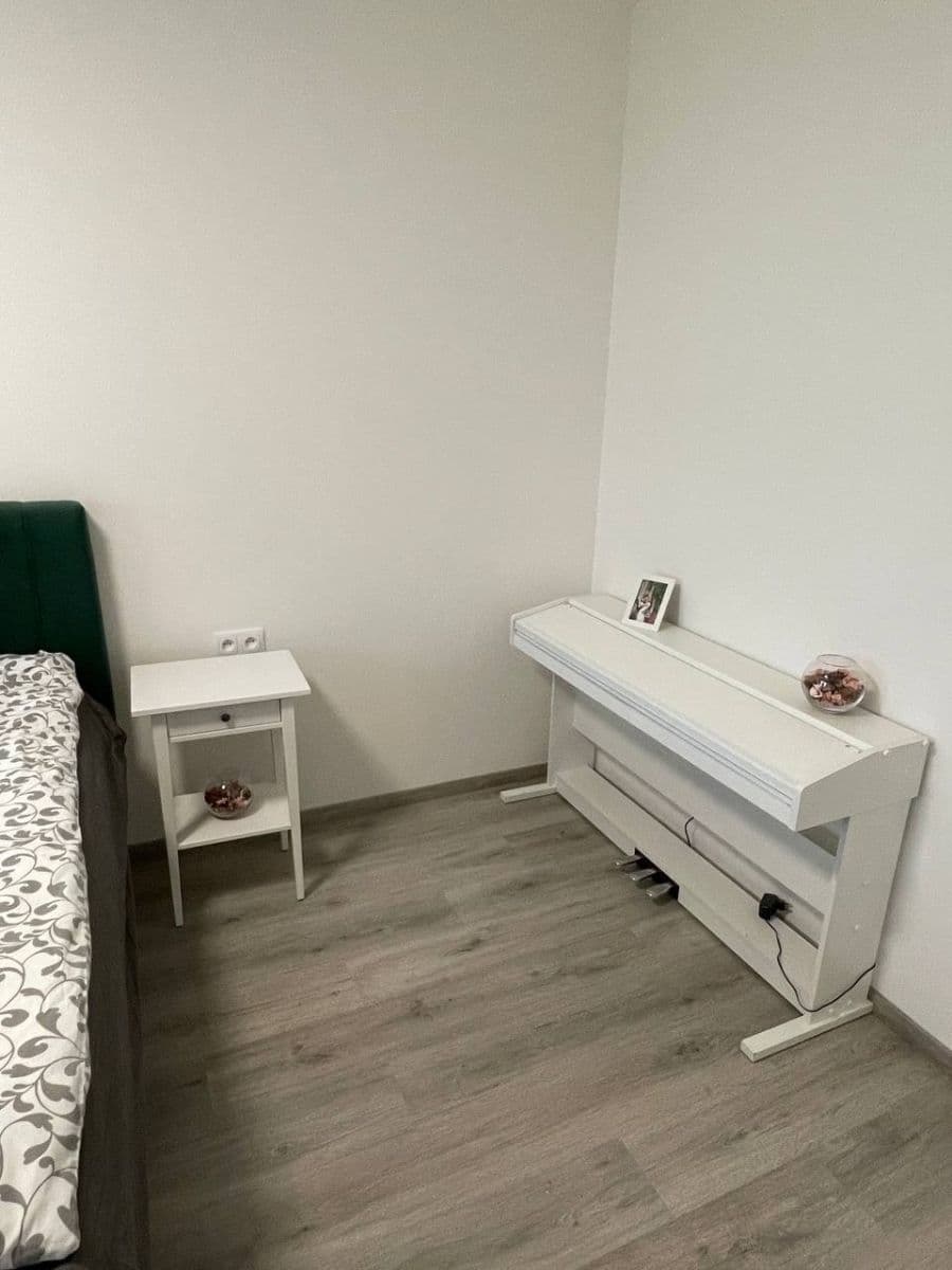 1 bedroom with open-plan kitchen flat to rent, 56 m², Drahňovická, Prague, Prague 1 bedroom with open-plan kitchen flat to rent, 56 m², Drahňovická, Prague, Prague