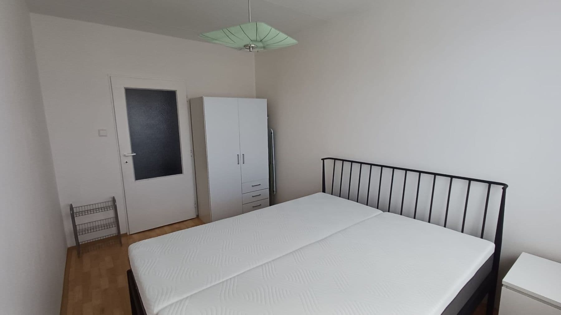 1 bedroom with open-plan kitchen flat to rent, 42 m², Kostřínská, Prague, Prague 1 bedroom with open-plan kitchen flat to rent, 42 m², Kostřínská, Prague, Prague