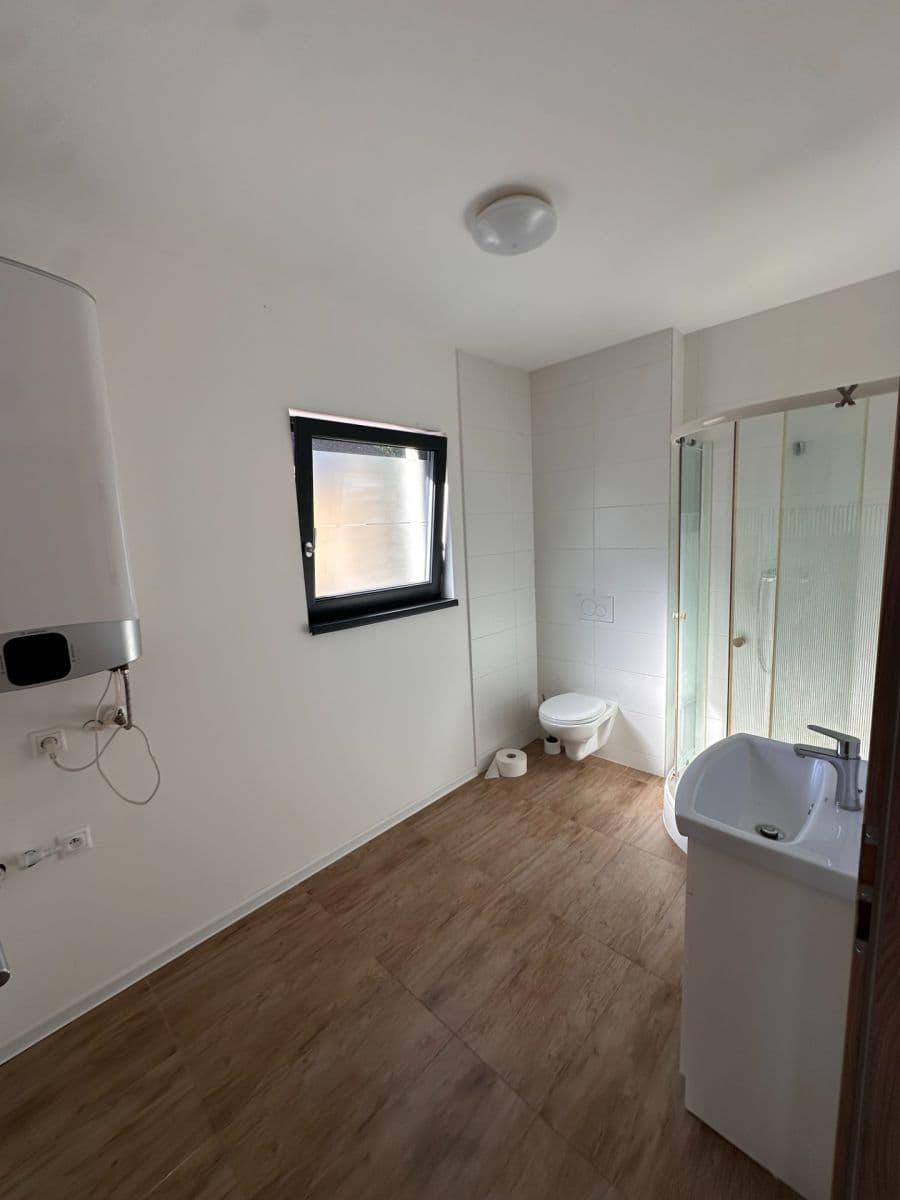 Studio flat to rent, 35 m², Ke Brodu, Loděnice, Středočeský Region Studio flat to rent, 35 m², Ke Brodu, Loděnice, Středočeský Region