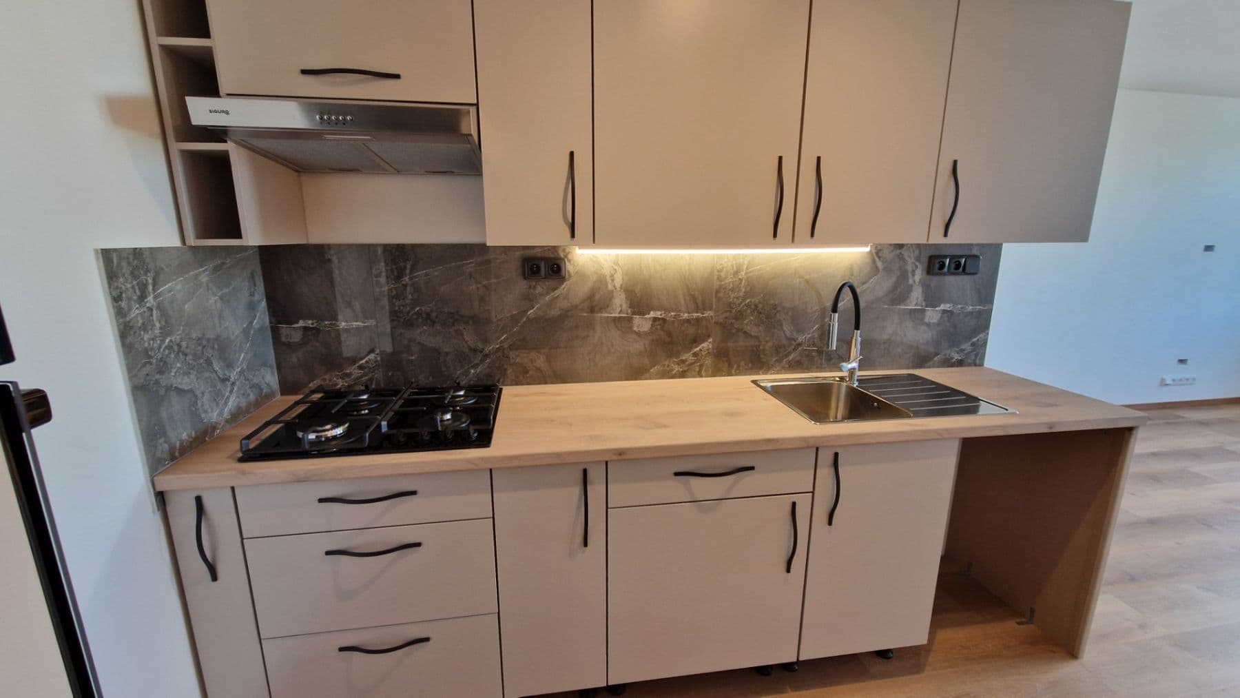 2 bedroom with open-plan kitchen flat to rent, 61 m², Markušova, Prague, Prague 2 bedroom with open-plan kitchen flat to rent, 61 m², Markušova, Prague, Prague