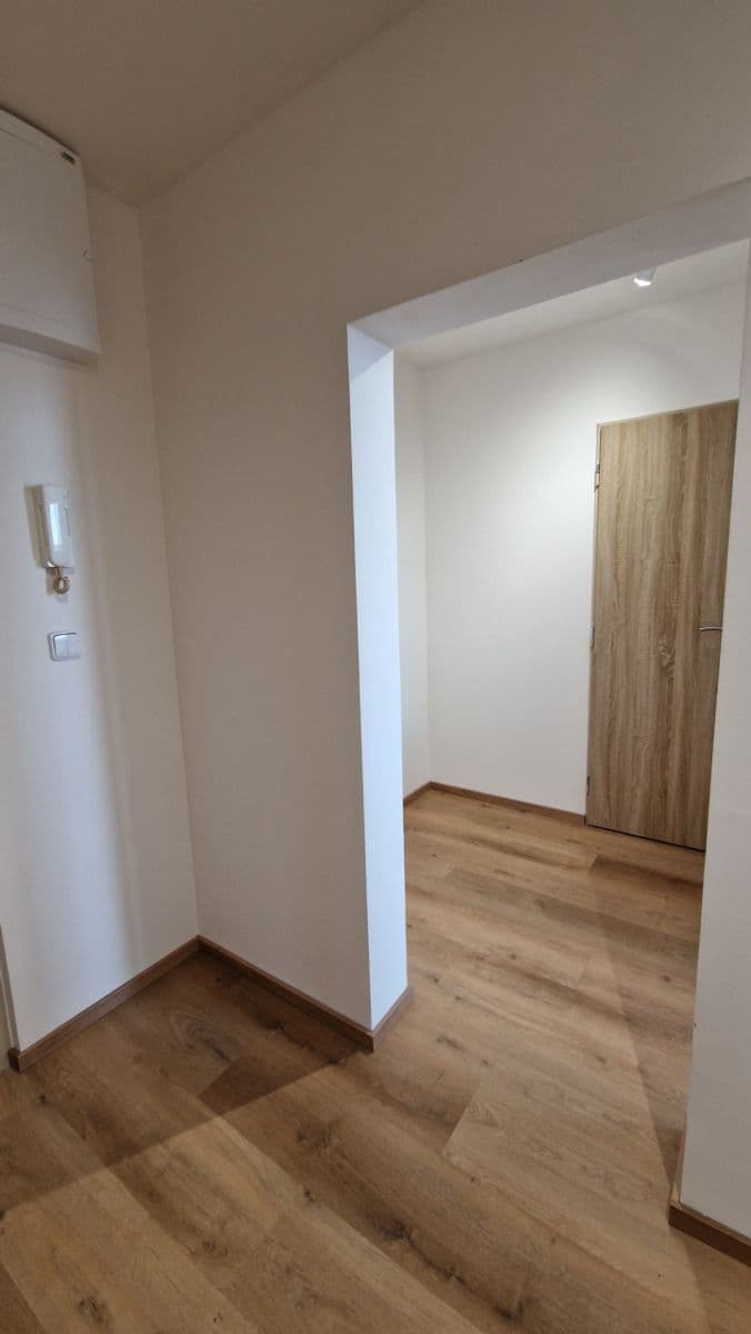 2 bedroom with open-plan kitchen flat to rent, 61 m², Markušova, Prague, Prague 2 bedroom with open-plan kitchen flat to rent, 61 m², Markušova, Prague, Prague