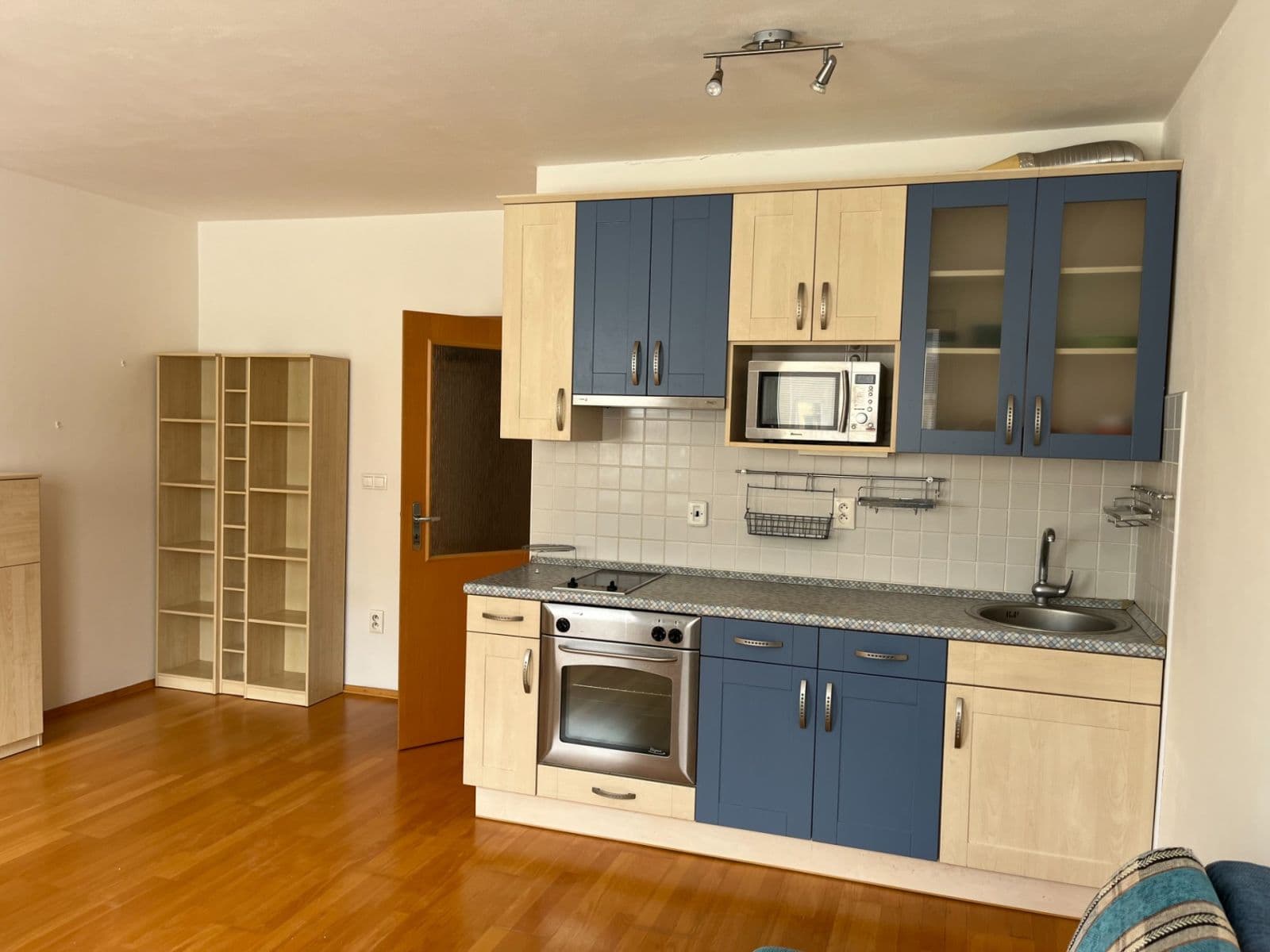 Studio flat to rent, 31 m², Kovanecká, Prague, Prague Studio flat to rent, 31 m², Kovanecká, Prague, Prague