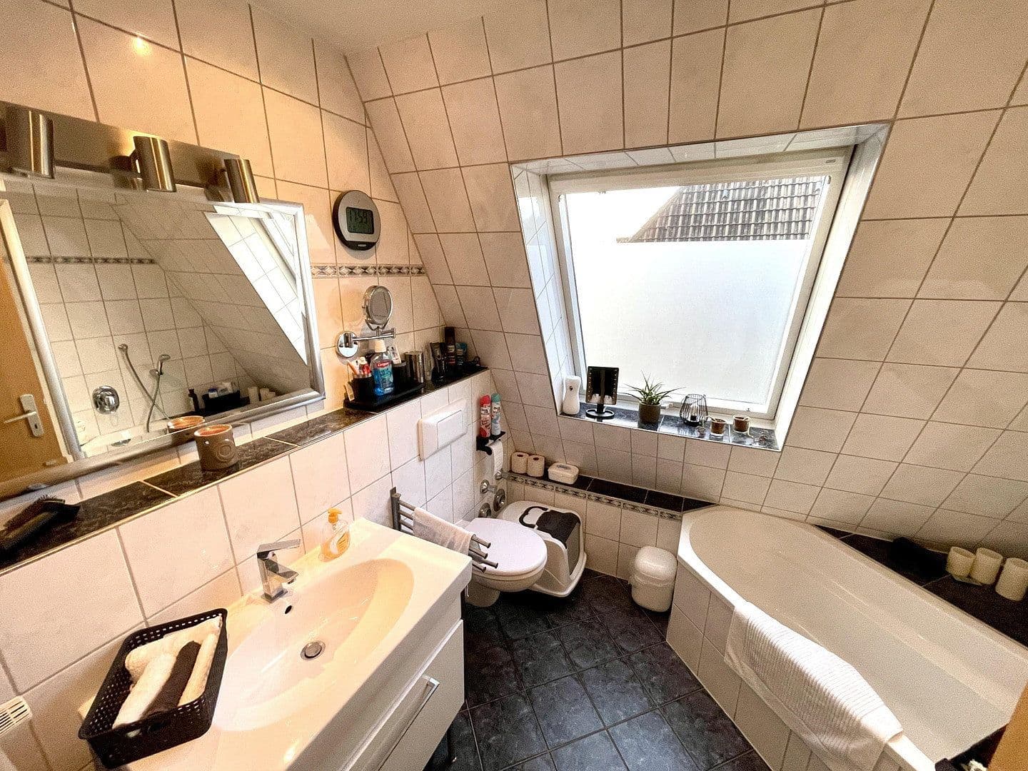 2 bedroom flat to rent, 86 m², Torgauer Str. 15, Gelsenkirchen, North Rhine-Westphalia 2 bedroom flat to rent, 86 m², Torgauer Str. 15, Gelsenkirchen, North Rhine-Westphalia