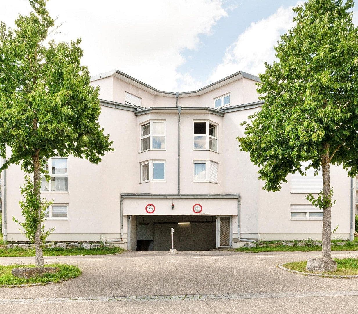 2 bedroom with open-plan kitchen flat to rent, 110 m², Leonberg, Baden-Württemberg 2 bedroom with open-plan kitchen flat to rent, 110 m², Leonberg, Baden-Württemberg