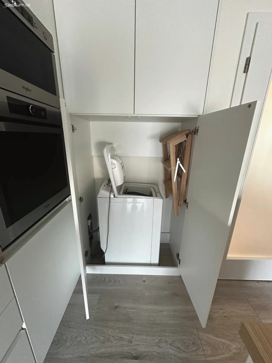 1 bedroom with open-plan kitchen flat to rent, 52 m², Oldřichovská, Prague, Prague 1 bedroom with open-plan kitchen flat to rent, 52 m², Oldřichovská, Prague, Prague