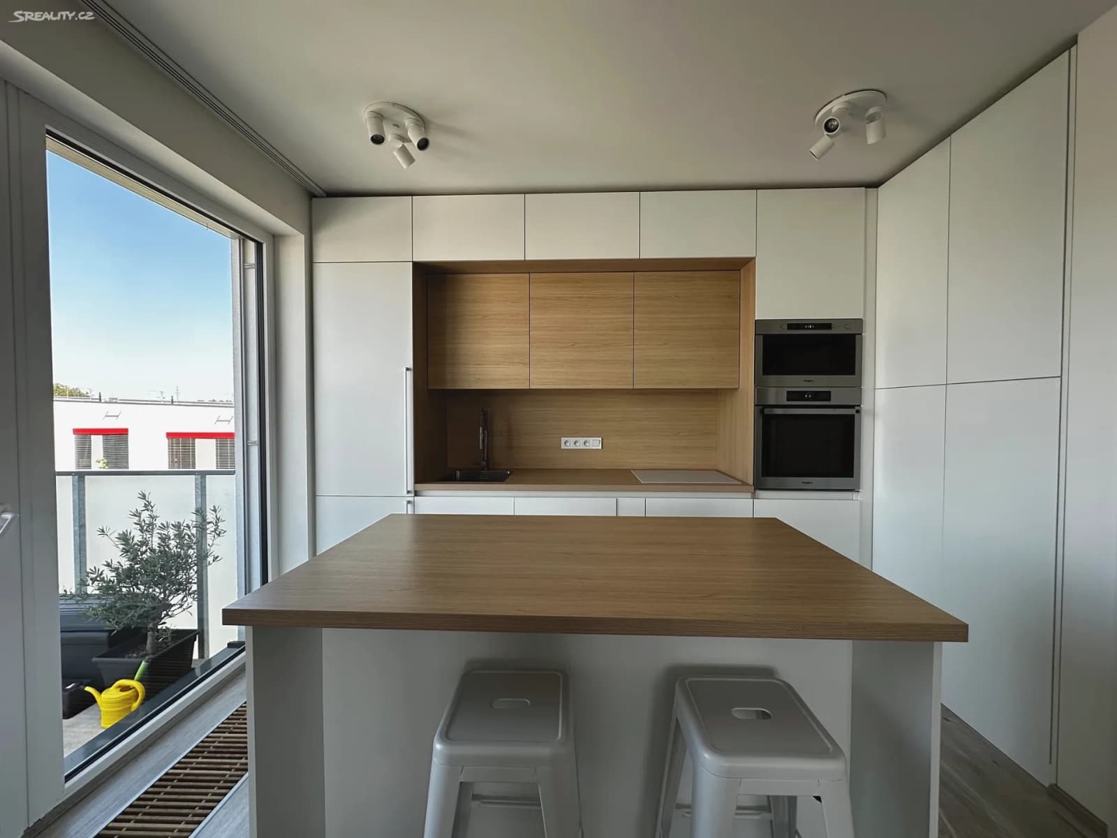 1 bedroom with open-plan kitchen flat to rent, 52 m², Oldřichovská, Prague, Prague 1 bedroom with open-plan kitchen flat to rent, 52 m², Oldřichovská, Prague, Prague