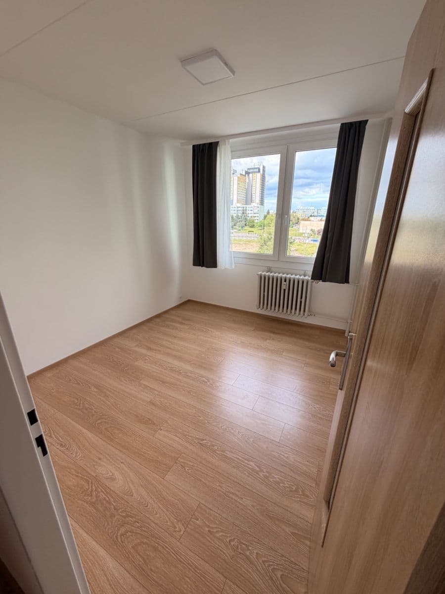 3 bedroom flat to rent, 75 m², Tatarkova, Prague, Prague 3 bedroom flat to rent, 75 m², Tatarkova, Prague, Prague