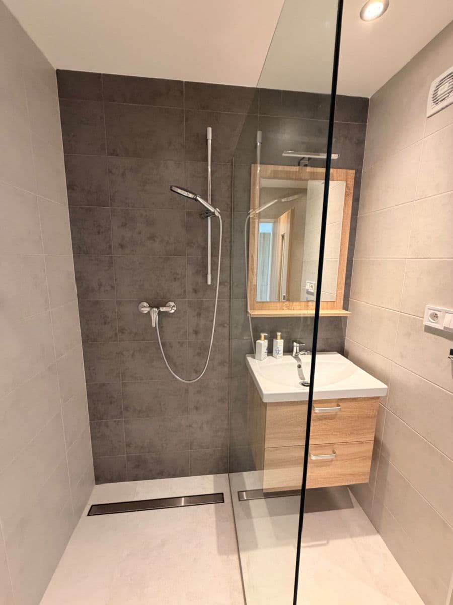 3 bedroom flat to rent, 75 m², Tatarkova, Prague, Prague 3 bedroom flat to rent, 75 m², Tatarkova, Prague, Prague