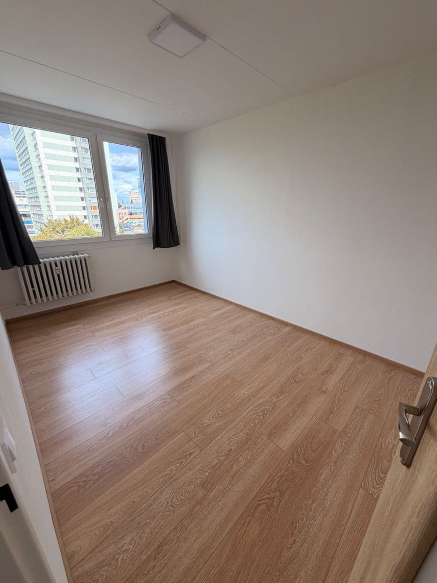 3 bedroom flat to rent, 75 m², Tatarkova, Prague, Prague 3 bedroom flat to rent, 75 m², Tatarkova, Prague, Prague
