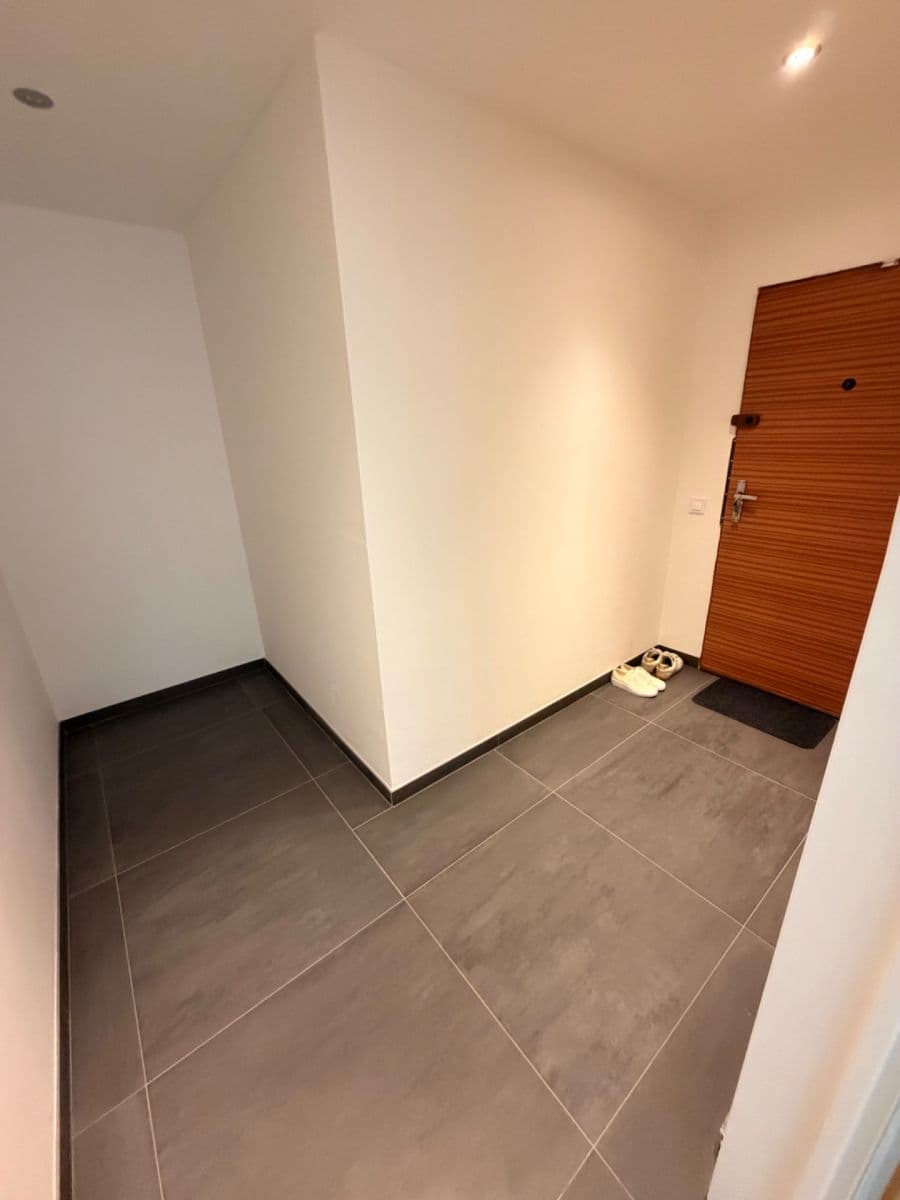 3 bedroom flat to rent, 75 m², Tatarkova, Prague, Prague 3 bedroom flat to rent, 75 m², Tatarkova, Prague, Prague