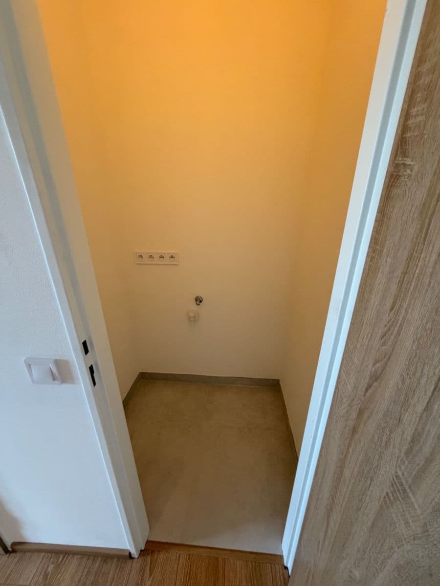 3 bedroom flat to rent, 75 m², Tatarkova, Prague, Prague 3 bedroom flat to rent, 75 m², Tatarkova, Prague, Prague