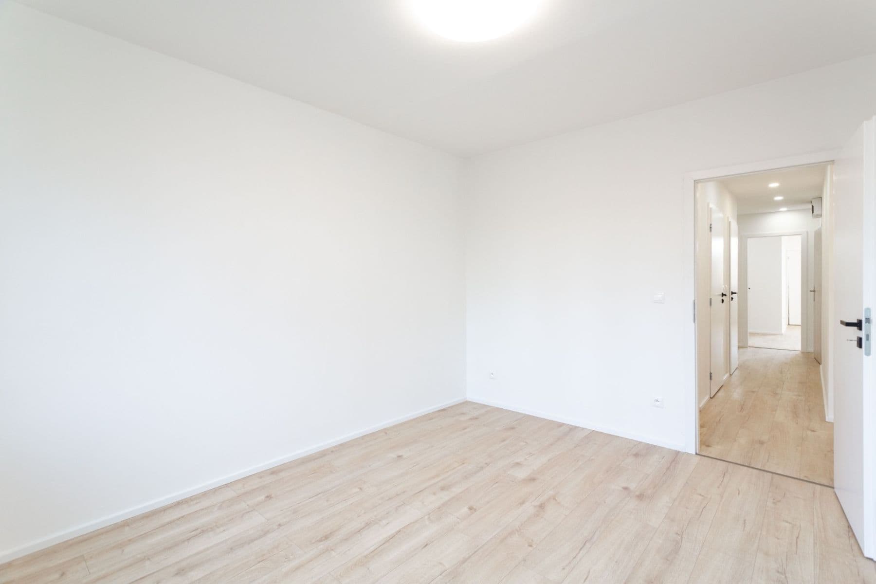 3 bedroom with open-plan kitchen flat for sale, 85 m², Prusíkova, Prague, Prague 3 bedroom with open-plan kitchen flat for sale, 85 m², Prusíkova, Prague, Prague