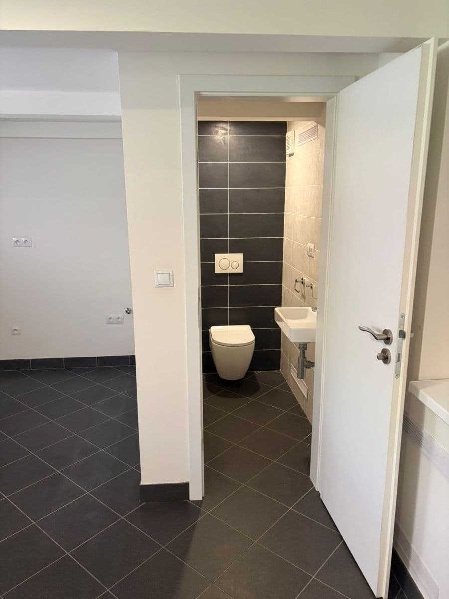 non-residential property to rent, 17 m², U Mlýna, Prague, Prague non-residential property to rent, 17 m², U Mlýna, Prague, Prague
