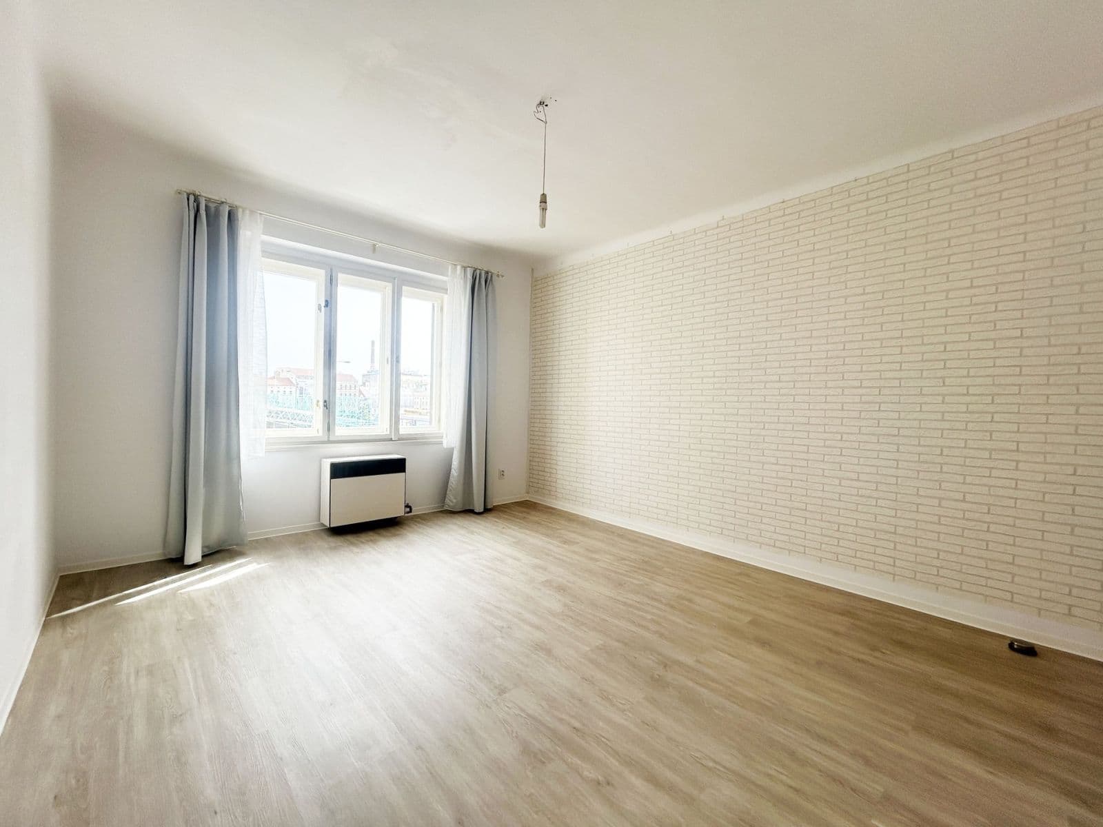 1 bedroom with open-plan kitchen flat to rent, 45 m², Stroupežnického, Prague, Prague 1 bedroom with open-plan kitchen flat to rent, 45 m², Stroupežnického, Prague, Prague