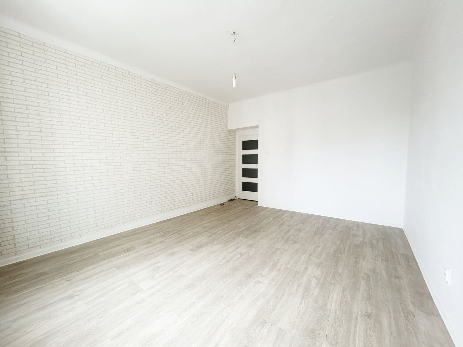 1 bedroom with open-plan kitchen flat to rent, 45 m², Stroupežnického, Prague, Prague 1 bedroom with open-plan kitchen flat to rent, 45 m², Stroupežnického, Prague, Prague