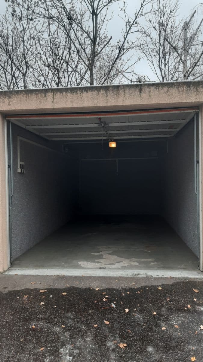 garage to rent, 18 m², U Střešovických hřišť, Prague, Prague garage to rent, 18 m², U Střešovických hřišť, Prague, Prague