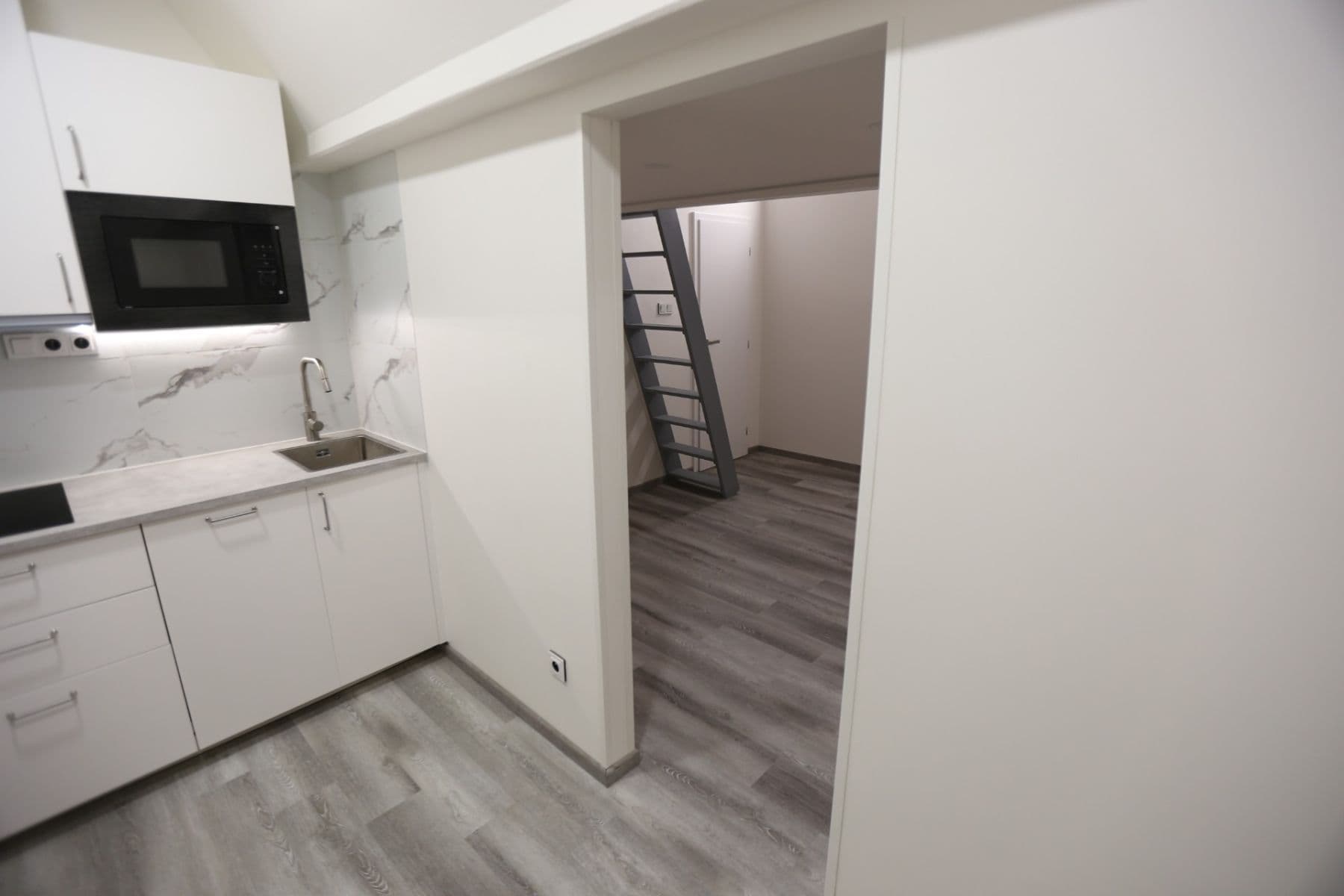 Studio flat to rent, 35 m², Kubelíkova, Prague, Prague Studio flat to rent, 35 m², Kubelíkova, Prague, Prague