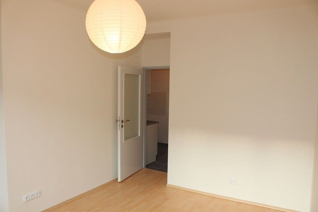 Studio flat to rent, 24 m², Jerevanská, Prague, Prague Studio flat to rent, 24 m², Jerevanská, Prague, Prague