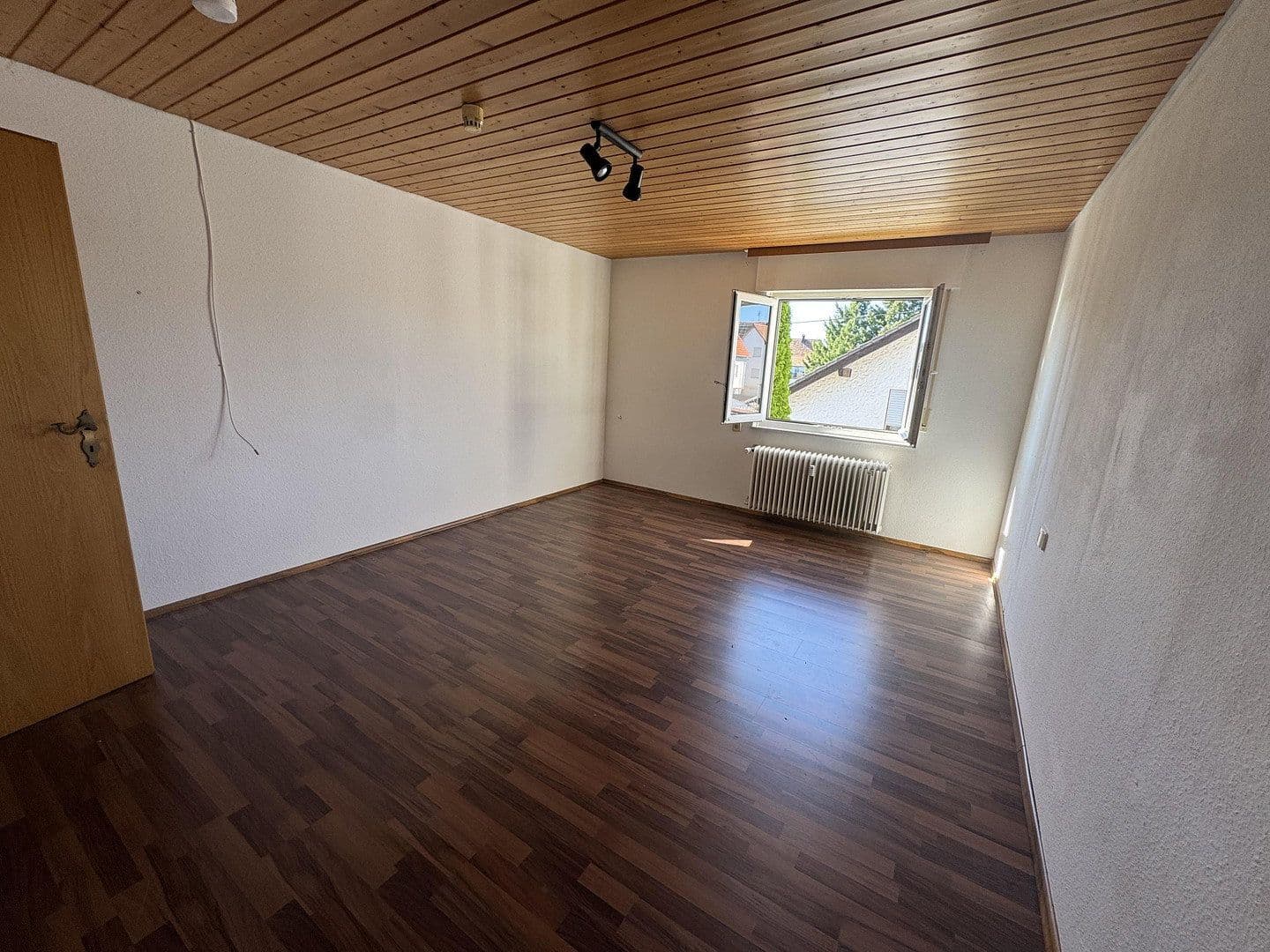 1 bedroom with open-plan kitchen flat to rent, 60 m², Lindenweg 5, Erkenbrechtsweiler, Baden-Württemberg 1 bedroom with open-plan kitchen flat to rent, 60 m², Lindenweg 5, Erkenbrechtsweiler, Baden-Württemberg